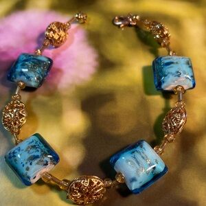 ✔️✔️Blue And Gold Lampwork Bracelet